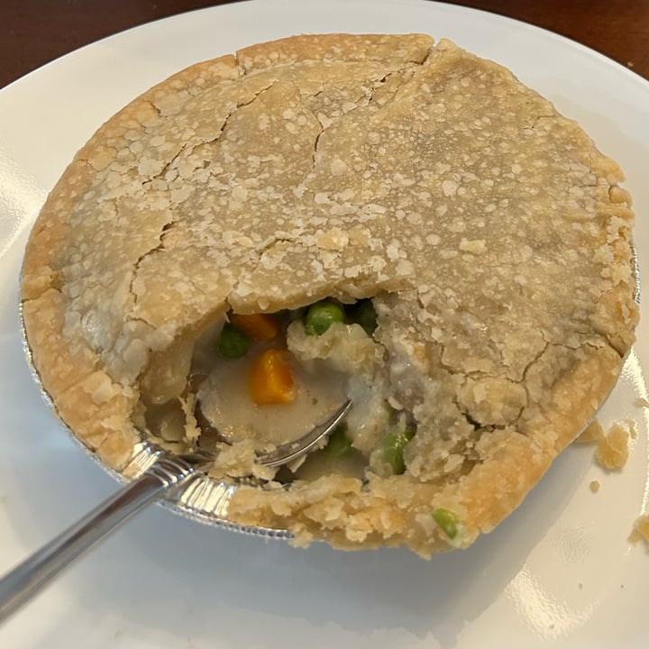 photo of Raised gluten free Vegetable Pot Pie shared by @natsveganfood on  03 May 2025 - review