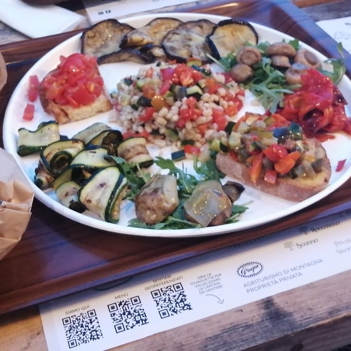 photo of BoscoPlaja - Agriturismo Fattorie Pingue Tagliere Vegano shared by @linda1983 on  28 Aug 2023 - review