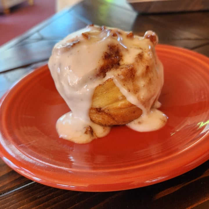 photo of The LaFayette Place Cinnamon Roll shared by @rosieb33 on  04 Feb 2024 - review