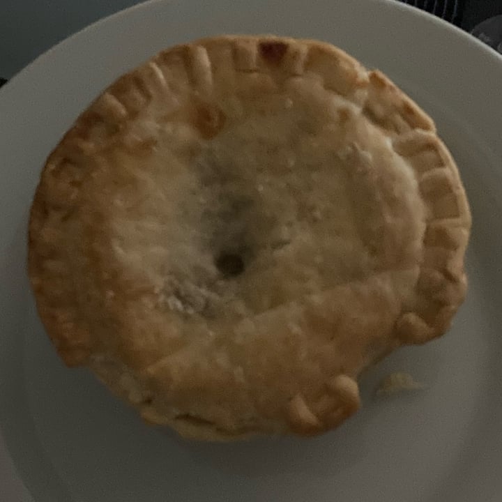 photo of King Pie Country Vegetable Pie shared by @catherinews on  09 Nov 2023 - review