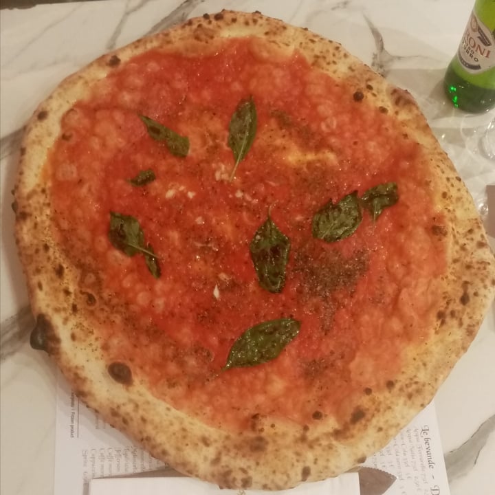 photo of L' Antica pizzeria da Michele Torino Pizza marinara shared by @valeveg75 on  28 Jan 2024 - review