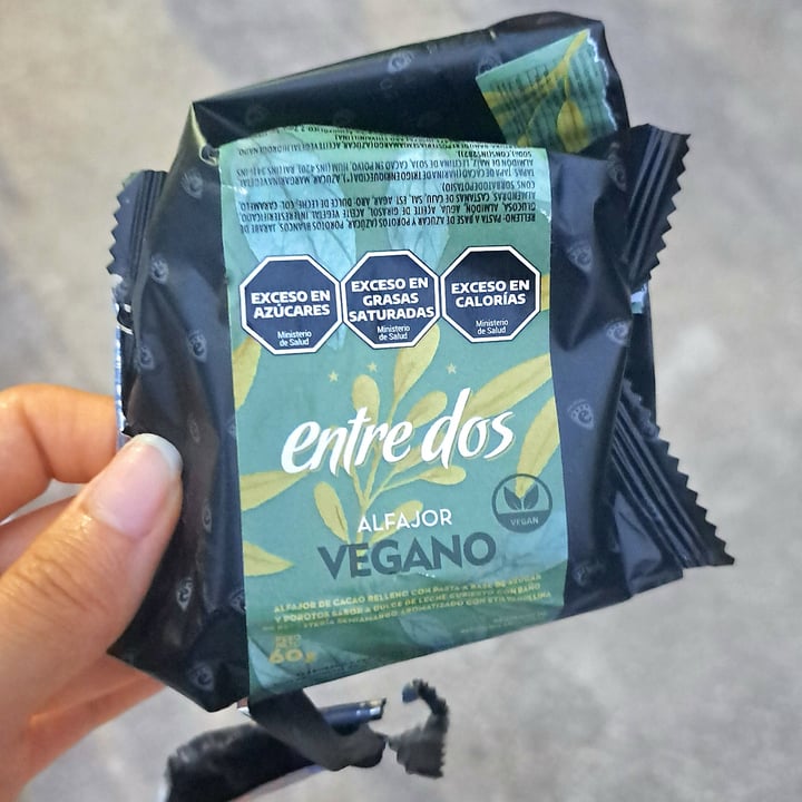 photo of Entre Dos Alfajor vegano shared by @meliiac on  31 Dec 2024 - review