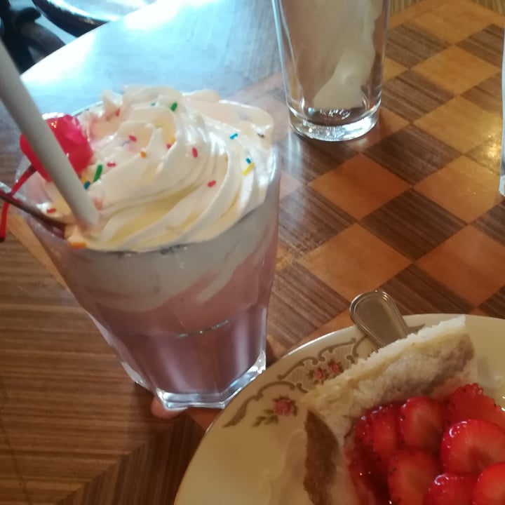 photo of Snug The Comfort Café milkshake shared by @violinoviola on  26 Jun 2024 - review