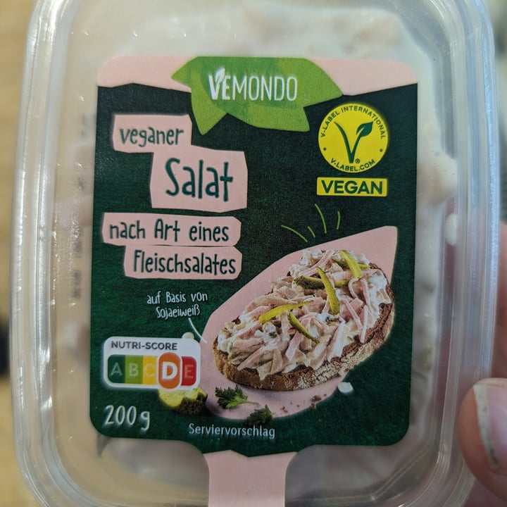 photo of Vemondo Veganer Salat nach Art Fleischsalat mit Gurke shared by @vganbeast on  01 May 2024 - review