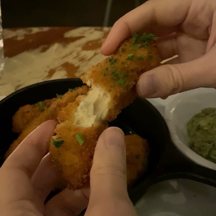 photo of MeeT in Yaletown Mozza Tenders shared by @veggie-meg on  26 Jan 2025 - review