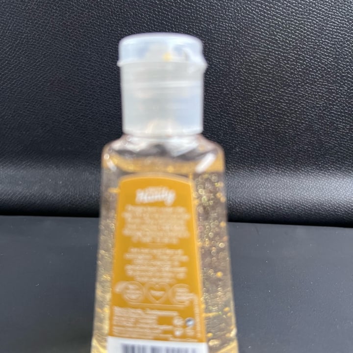 photo of Merci handy gel mains nettoyant shared by @elisabeteribeiro on  05 Jun 2024 - review