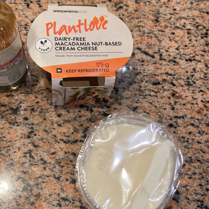 photo of Woolworths Dairy free Macadamia Nut spread shared by @leighclare29 on  30 Jan 2025 - review