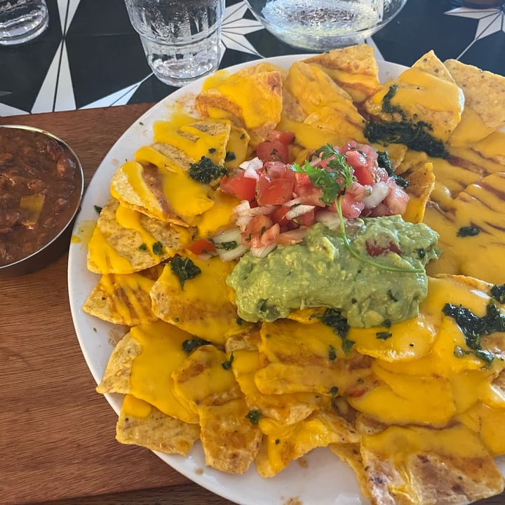 photo of Fat Cactus Eden Nachos Grande With Refried Beans shared by @mimi2308 on  20 Feb 2025 - review