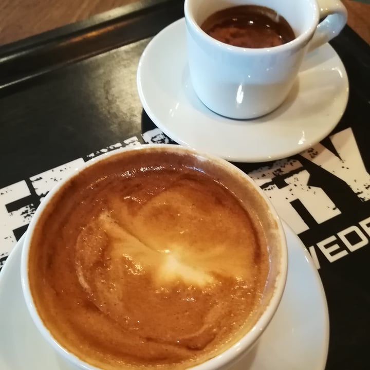 photo of Coffee Industry Sweden Oat Milk Cappuccino shared by @roberta48 on  21 Aug 2023 - review