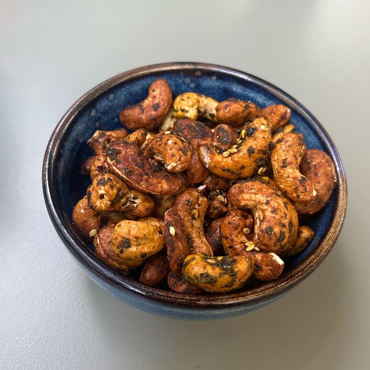 photo of Les Filles Cafè Roasted Turmeric, Nori & Sesame Cashew Nuts shared by @devon0 on  24 Aug 2023 - review