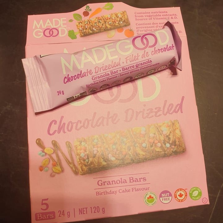 photo of Made Good Chocolate Drizzled Granola Bars Birthday Cake Flavor shared by @paniwilson on  24 Apr 2024 - review