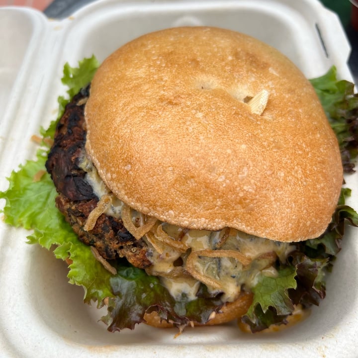 photo of The Dutch Door Kickin' Queso Plant Burger shared by @liberationbby on  03 Jan 2024 - review