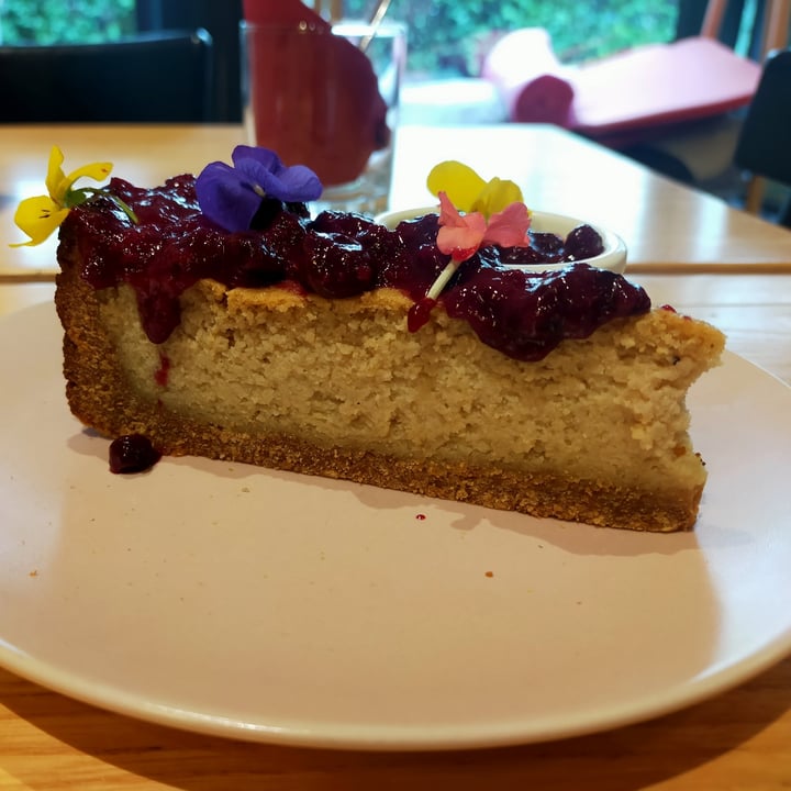 photo of Rai Urban Vege Blueberry cheesecake shared by @robertabi on  03 May 2024 - review