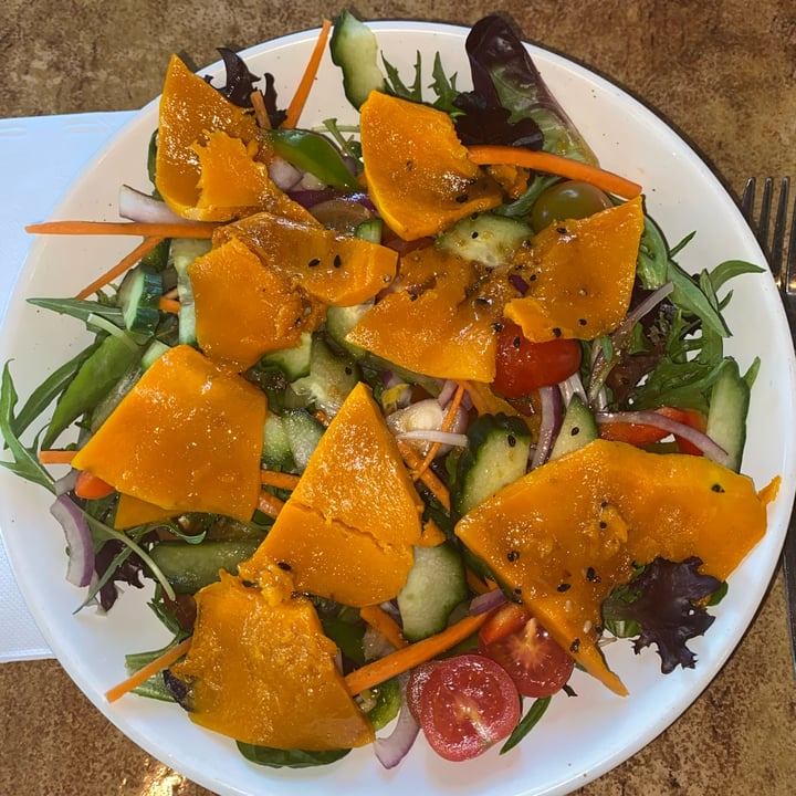 photo of Marion Bay Tavern Roast Pumpkin Salad (Vegan Option) shared by @blacklilyleaf on  20 Nov 2024 - review