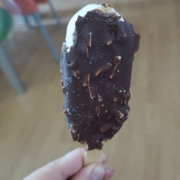photo of Vemondo gelato almond shared by @biancafurii on  06 Aug 2024 - review