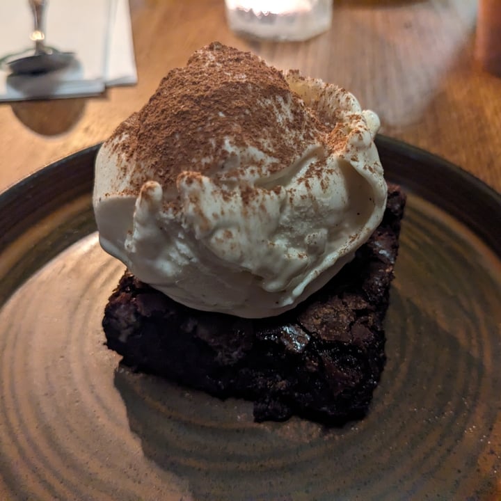 photo of Vegivores St Patrick's Guinness Brownie And Ice Cream shared by @benzole on  16 Mar 2024 - review