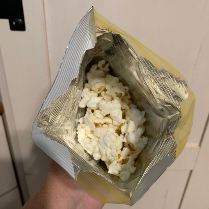 photo of Skinny Pop Skinny Pop White Cheddar Popcorn shared by @onehungryvegan on  16 Oct 2023 - review