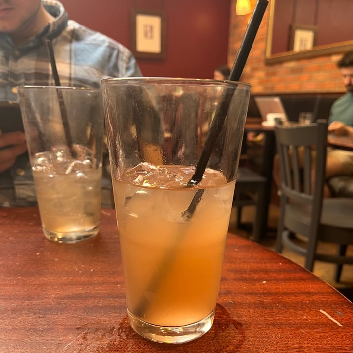 photo of Caffè Nero Italian Peach Spritz shared by @eilidhm on  11 May 2024 - review