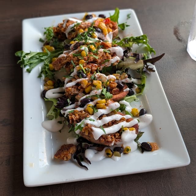 The Howe Daily Kitchen & Bar