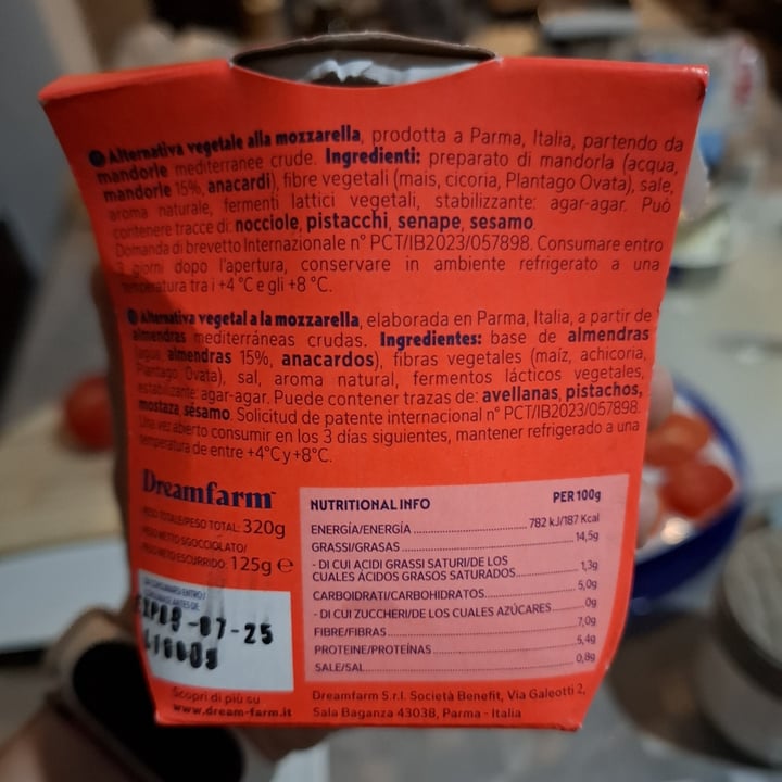 photo of Dream Farm Alternativa vegetale alla mozzarella shared by @mariversovegan on  29 Jun 2025 - review