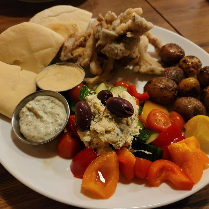 photo of Eve Olive Greek Goddess Platter shared by @sleekitty on  01 Jan 2024 - review