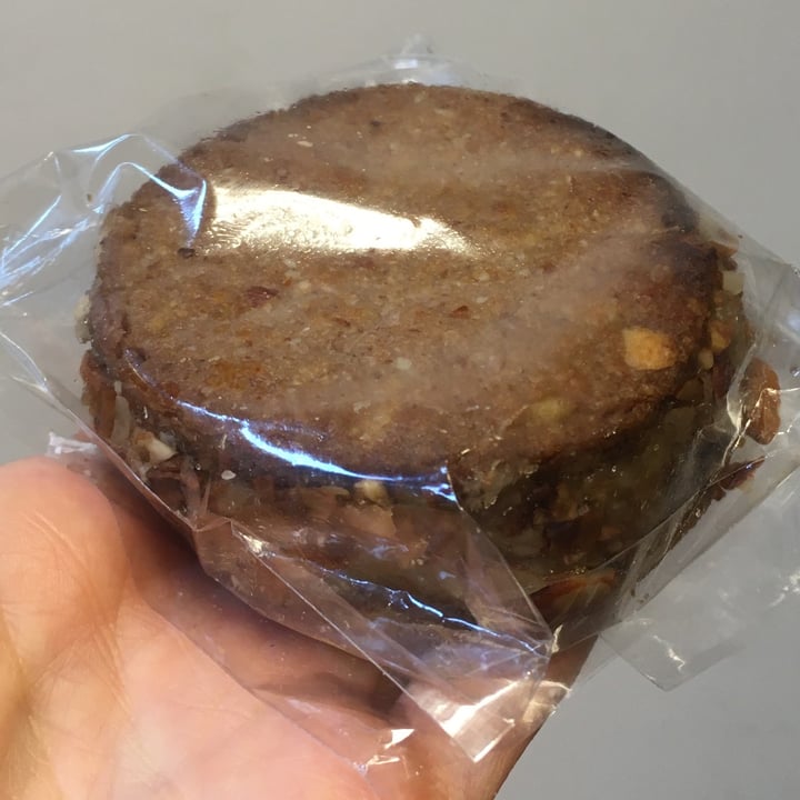 photo of Isla vegana Alfajor De Almendras Y Nueces shared by @lix on  27 Oct 2023 - review