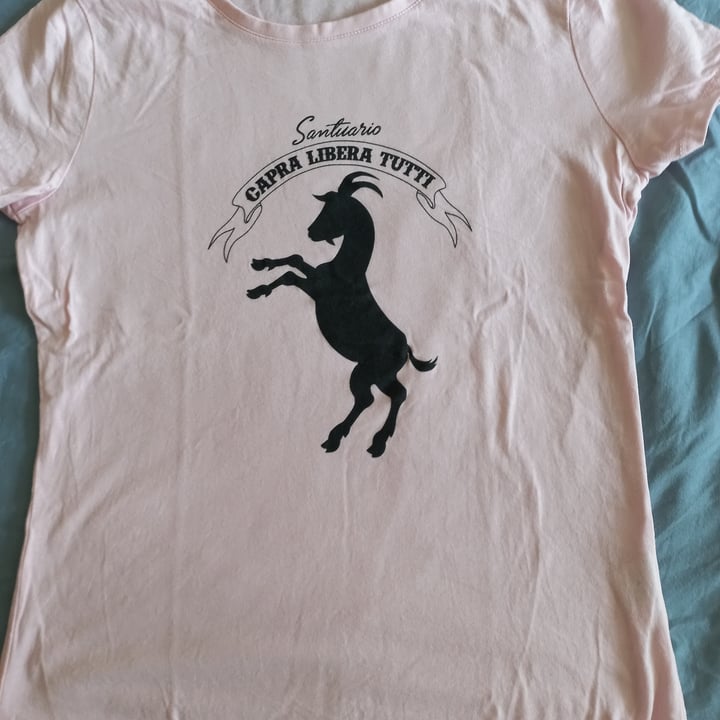 photo of Santuario Capra Libera tutti T Shirt shared by @drone53 on  02 Sep 2023 - review