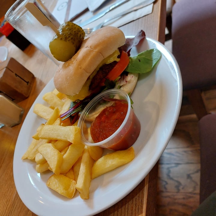 photo of The Steading vegan burger shared by @cloudyaquilegia on  13 Sep 2025 - review