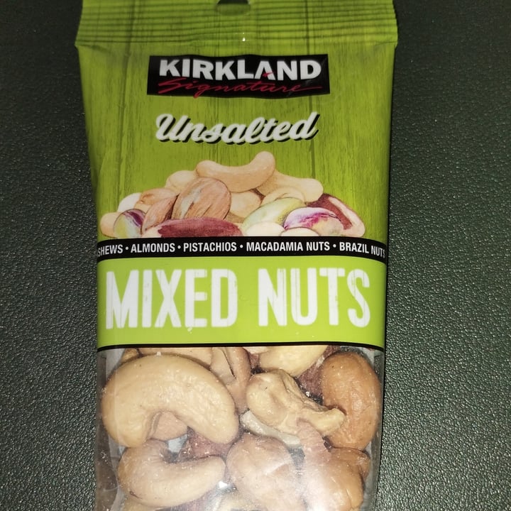photo of Kirkland Mixed Nuts shared by @blancagg97 on  13 Mar 2025 - review