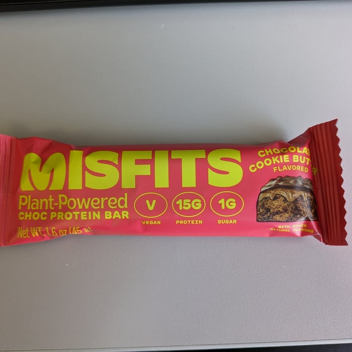 photo of Misfits Chocolate Cookie Butter Protein Bar shared by @edav334 on  01 May 2024 - review
