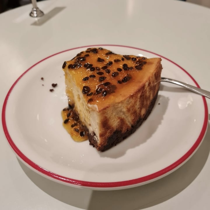 photo of Gordo Vegano cheesecake de maracuyá shared by @alecomess on  09 Feb 2024 - review