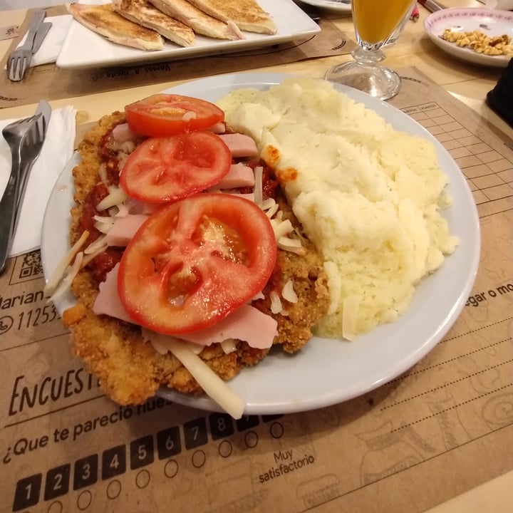 photo of Antojo’s Milanesa Napolitana Con Puré shared by @aymaraluz on  07 Oct 2023 - review