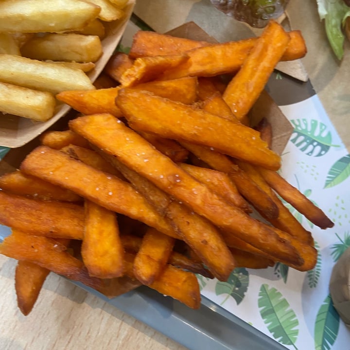 photo of Khambú Hamburguesa urubamba shared by @simonaalbanese on  10 Apr 2025 - review