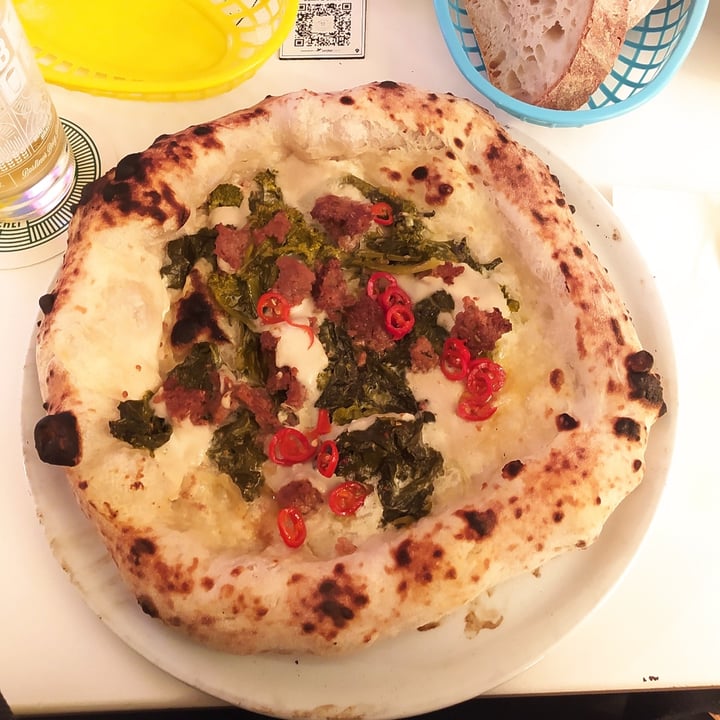 photo of Al Catzone - Pizza Napovegana Gigi Friarielli shared by @bratkart0ffel on  20 Apr 2024 - review
