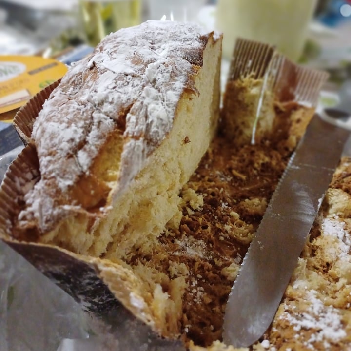 photo of MilanoVeg pandoro vegan shared by @gelfialice on  01 Jan 2024 - review