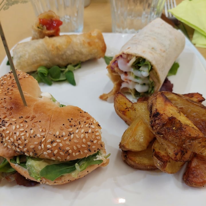 photo of Juice Bio Bistrot & Café Bagel shared by @the-vegan-way on  25 Apr 2024 - review