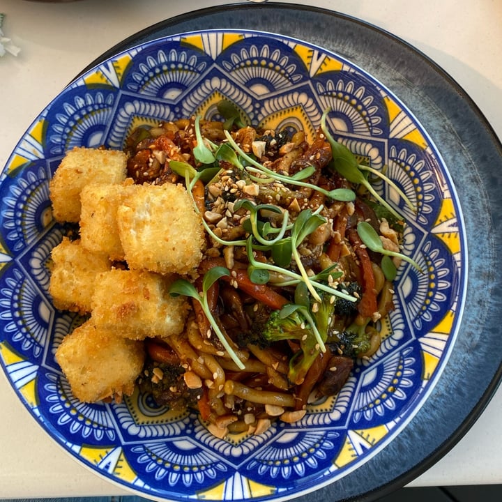 photo of Surf Riders Cafe YAKI GOCHUJANG UDON TOFU COCONUT NOODLES. shared by @saveg on  09 Oct 2025 - review