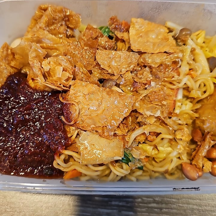 photo of Vegetarian Food Stall 妙诚素食 Spicy fried noodles shared by @tnahar on  26 Apr 2024 - review