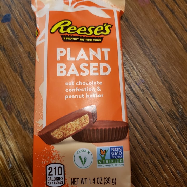 photo of Reese's plant based oat chocolate shared by @honeybeez on  30 Nov 2023 - review