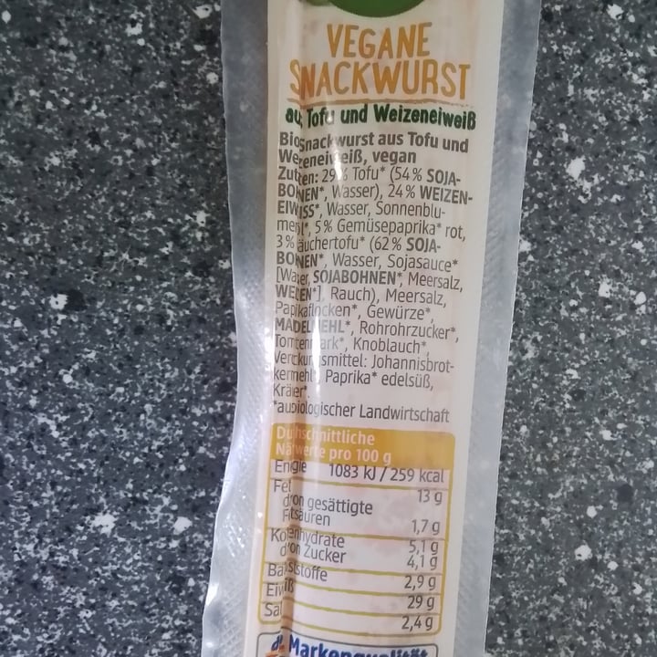 photo of dmBio Vegane Snackwurst shared by @thegermantrashpanda on  30 Apr 2024 - review