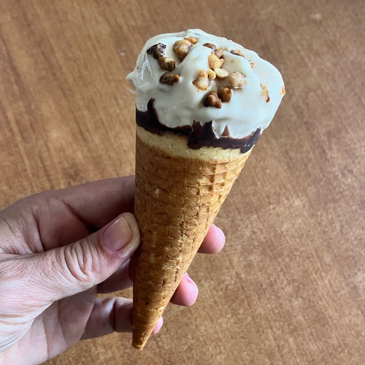photo of Vemondo ice cream cones caramel flavour shared by @hellf on  25 Jul 2024 - review