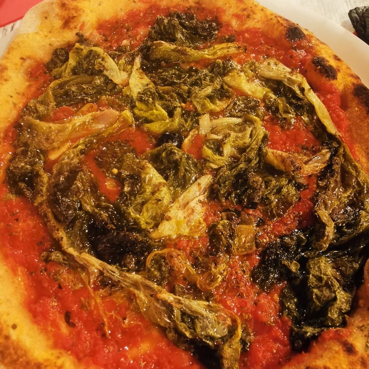 photo of A Casa Di Pulcinella Pizza marinara con scarola ripassata shared by @posataverde on  12 May 2024 - review