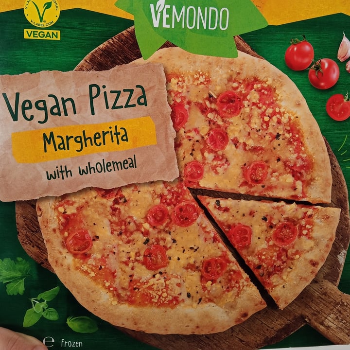 photo of Vemondo Vegan pizza Margherita shared by @-fede on  03 Feb 2025 - review