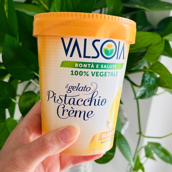 photo of Valsoia gelato pistacchio crème shared by @nicole- on  28 Apr 2024 - review