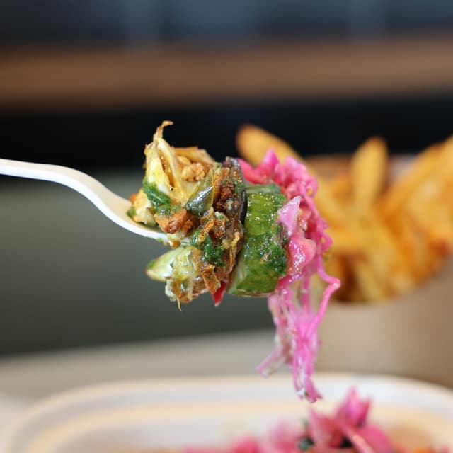 Photo of the dish “veggie hummus bowl”