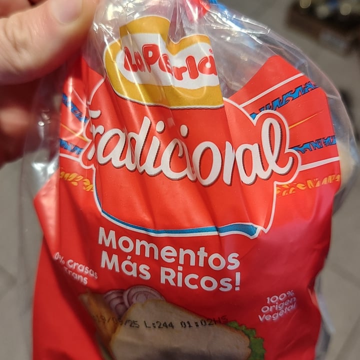 photo of La Perla pan de mesa tradicional shared by @agustinnavarra on  10 Sep 2025 - review