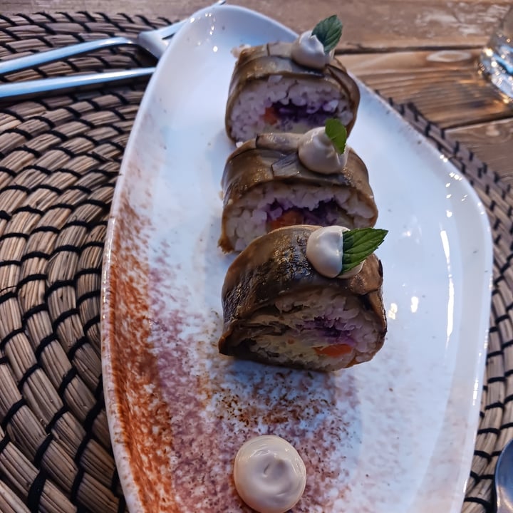 photo of Il germoglio maki di melanzane, hummus di edamame e mayonese di shoyu shared by @elisata on  16 Aug 2025 - review