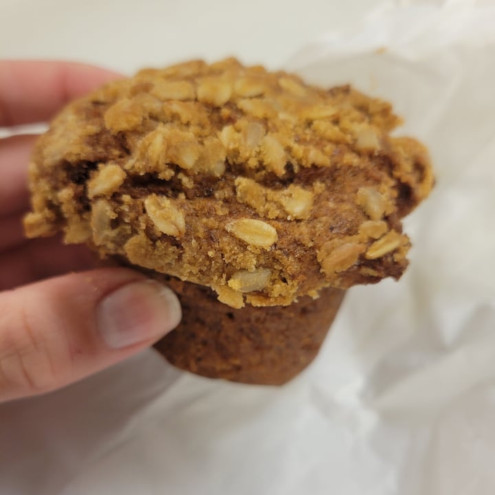 photo of café léo Carrot Muffin shared by @artemysiafrxvx on  18 Nov 2024 - review