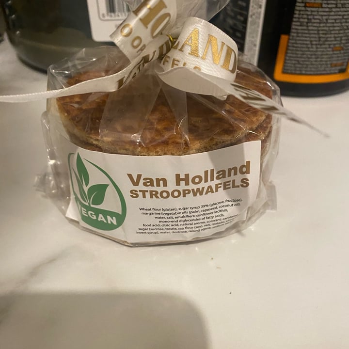 photo of Van Holland Stroopwafels Amsterdam (vegan) Stroopwafels shared by @mg94 on  09 Nov 2023 - review