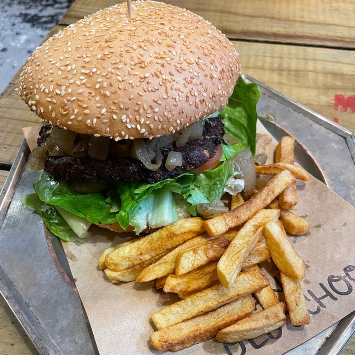 photo of The Dog's Bollocks at YARD Vegan Old School Burger shared by @saigepeters on  21 Sep 2023 - review